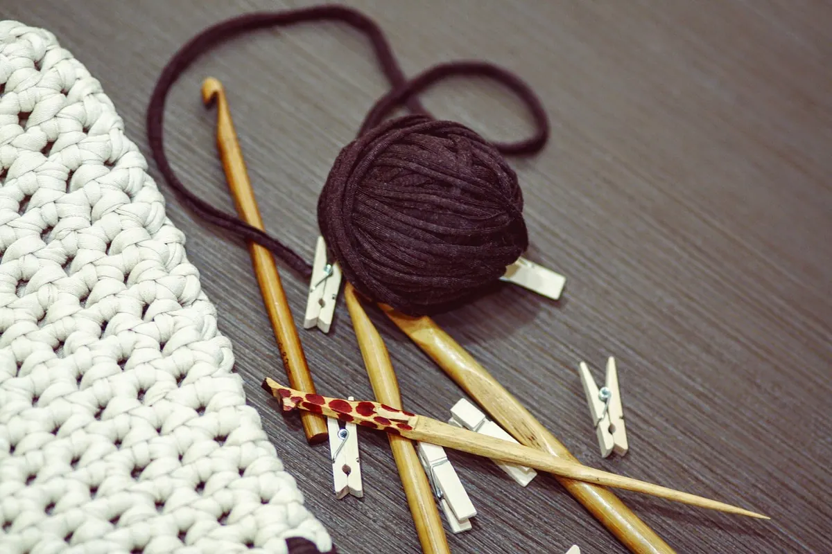 Knitting for Absolute Beginners: Choosing Your First Yarn, Needles and Pattern
